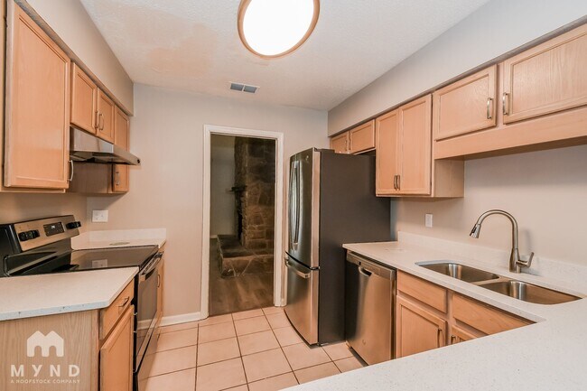 Building Photo - 10958 Mandarin Station Dr E