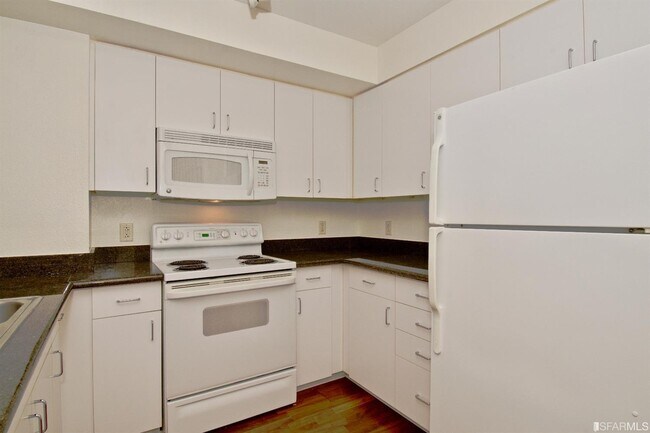 Building Photo - 8300 Oceanview Ter