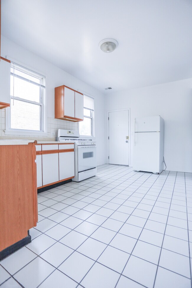 Foto del edificio - 2143 W Belmont Ave
