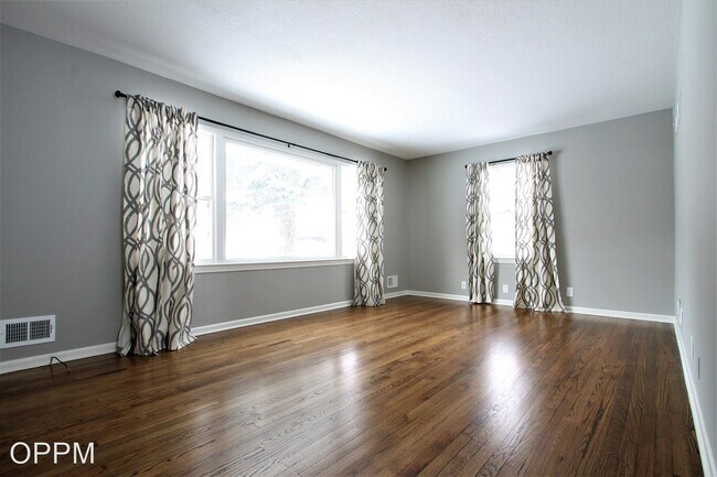 Building Photo - 3 br, 1.5 bath House - 8605 Pratt St