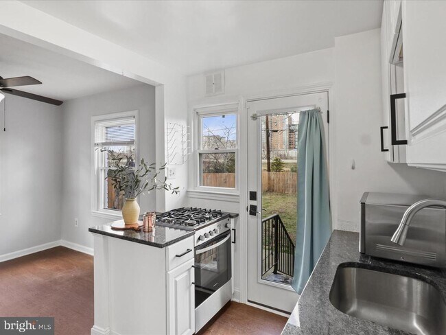 Foto del edificio - 2236 Arlington Terrace