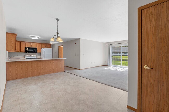 Foto del edificio - 308-308 Golf View Rd