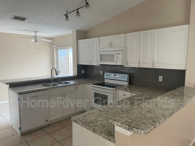 Building Photo - 3675 Amelia Way