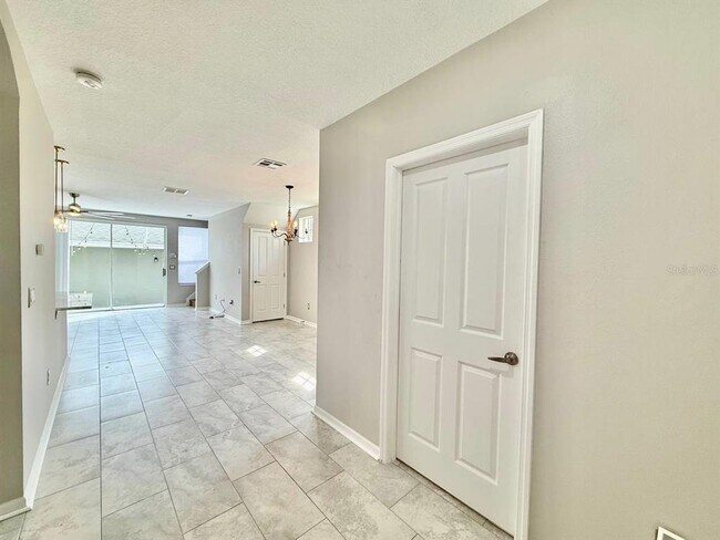 Building Photo - 10653 Marsha Dr