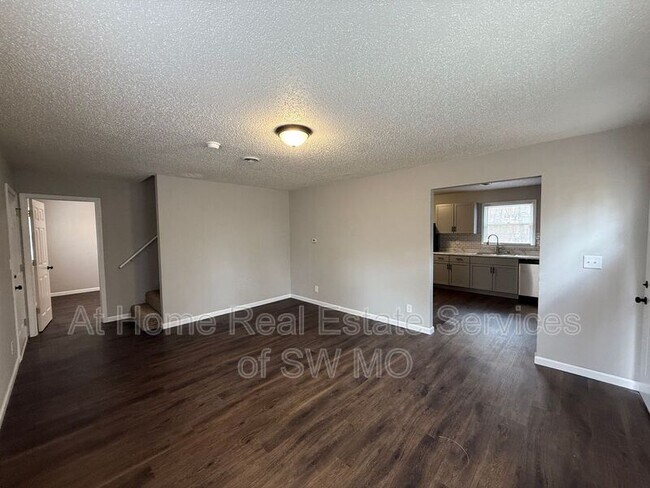 Foto del edificio - 700 E Elm St