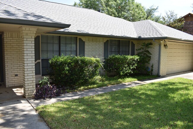 Building Photo - Beautiful Hilltop Home in Harker Heights! ...