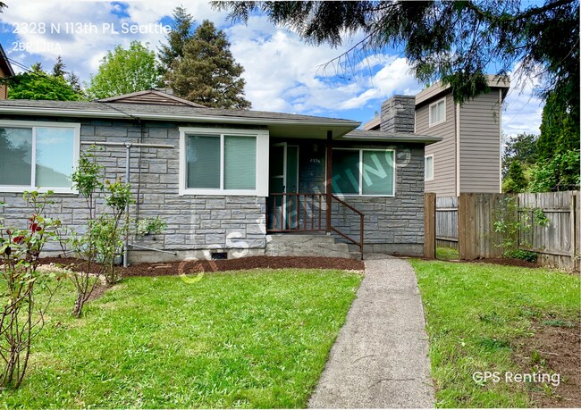 Building Photo - Light Rail Accessible Townhome- Northgate