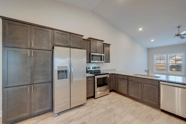 Foto del edificio - Allen Ridge Townhomes