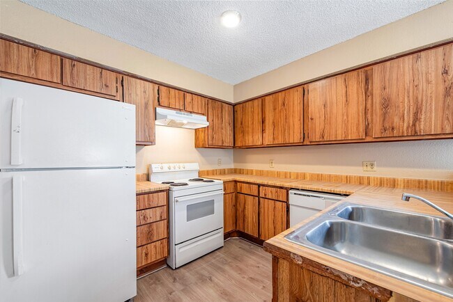 Foto del edificio - 6315 Cattails Ln