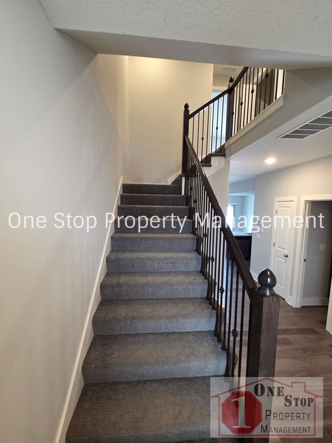 Building Photo - 3 Bedroom / 2.5 Bathroom Townhome in Louisburg, KS!