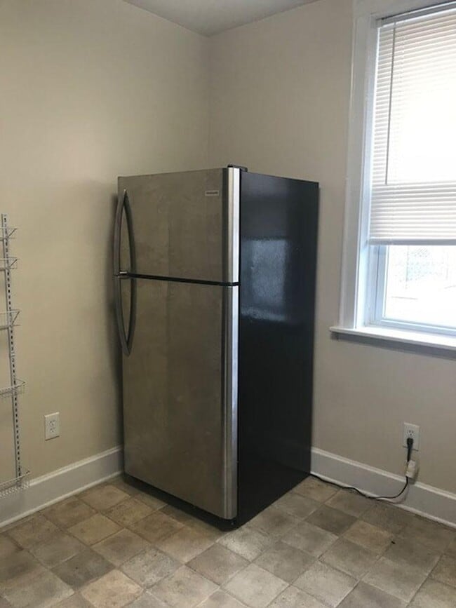Building Photo - 1 bedroom in Chicago IL 60640
