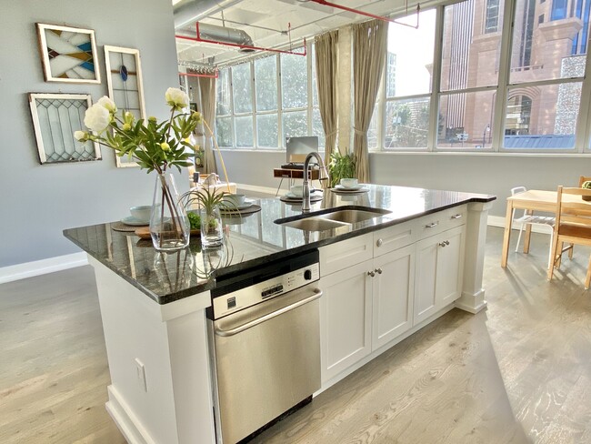 Kitchen - 33 Ponce De Leon Ave NE