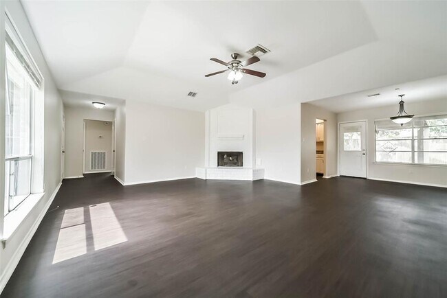 Foto del edificio - 7206 Gallant Glen Ln