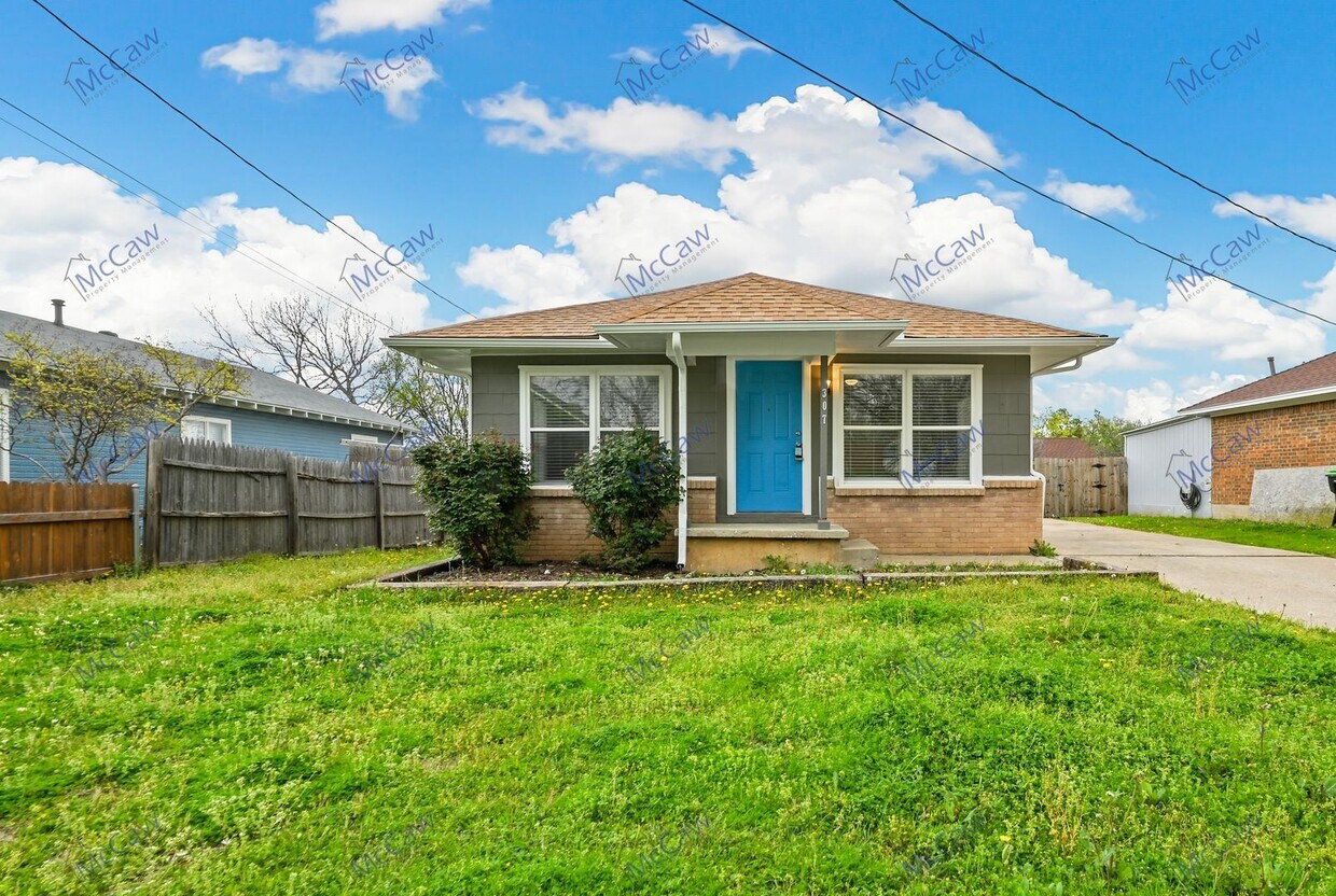 Primary Photo - Adorable 2/1 Home in Pilot Point!
