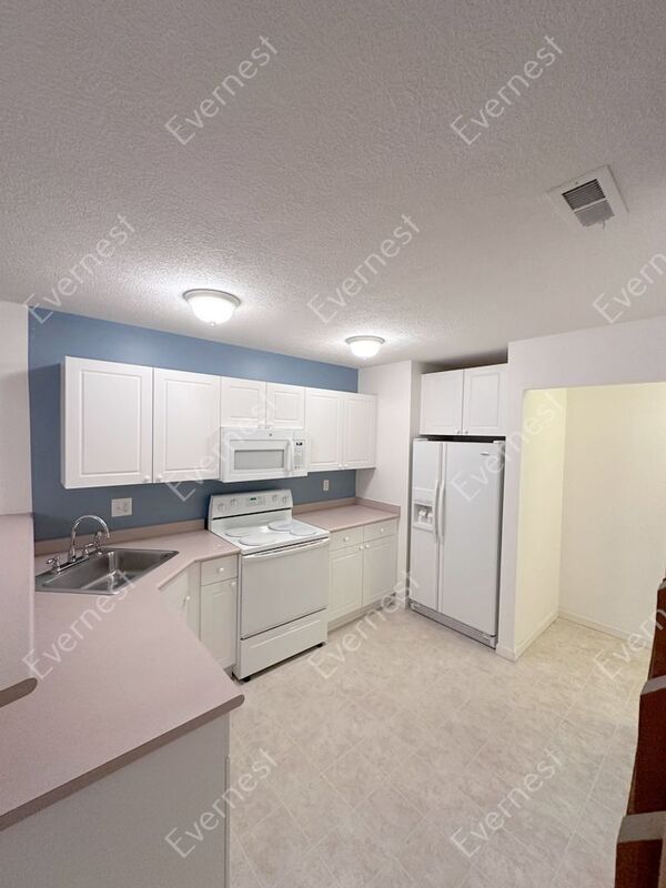 7026 Gallant Fox Dr, New Albany, OH 43054 Townhome Rentals in New