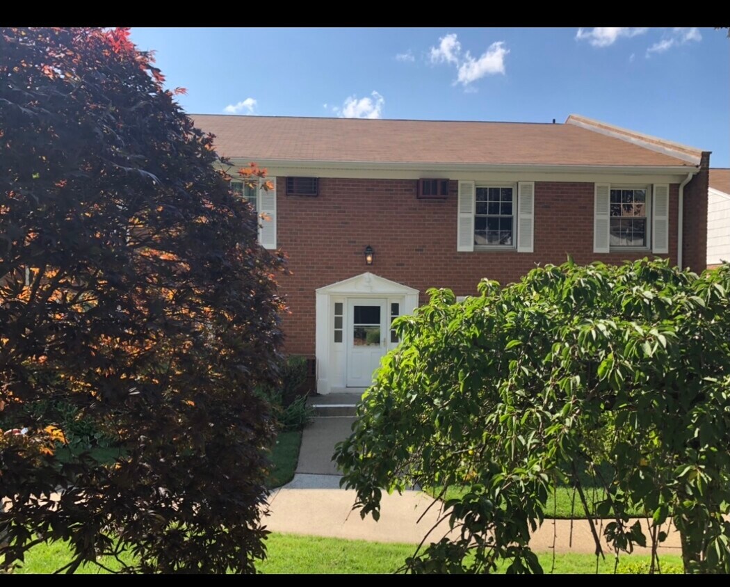 120 Parkside Dr, Suffern, NY 10901 House Rental in Suffern, NY