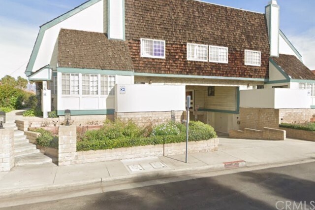 Building Photo - 116 S Chapel Ave