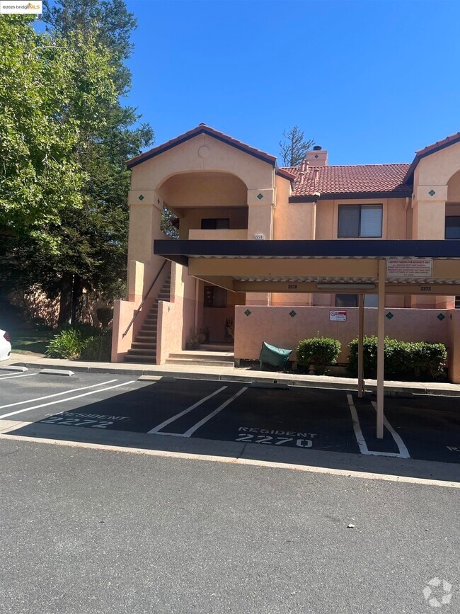 Building Photo - 2270 Renwick Ln
