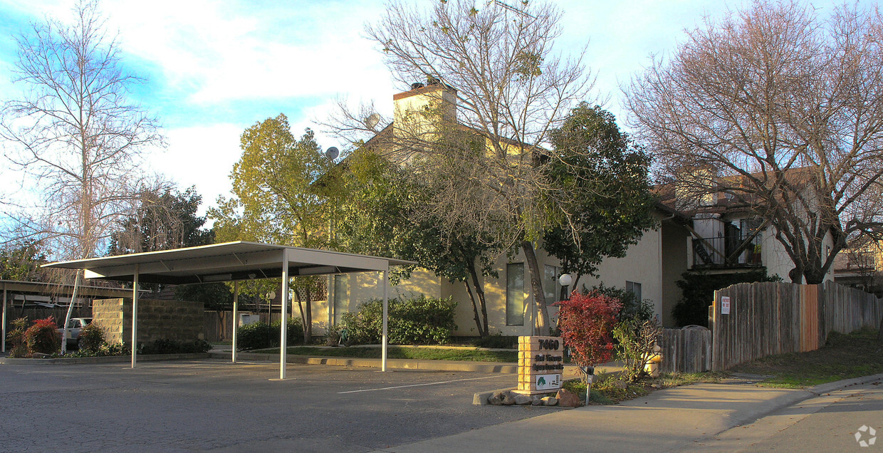 Foto del edificio - Bal Tierra Apartments