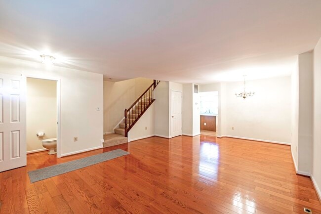 Building Photo - 5708 Belcher Farm Dr