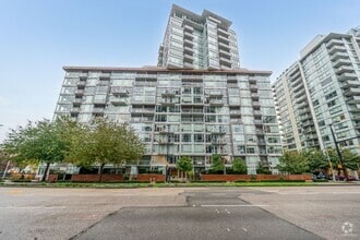 Building Photo - 1618 Quebec St