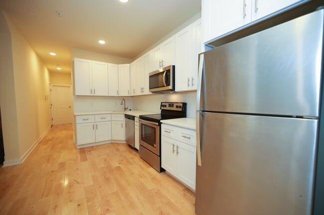 Building Photo - 1802 N Bouvier St