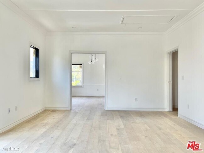 Building Photo - 2 br, 2 bath House - 134 1/2 N Kings Rd