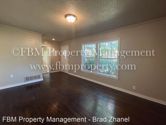 Building Photo - 2 br, 1.5 bath House - 802 Dunn Street