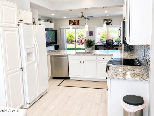 Building Photo - 15876 W Alpine Ridge Dr
