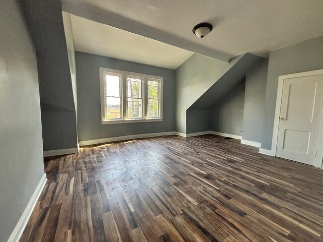 Building Photo - 448 E Woodrow Ave