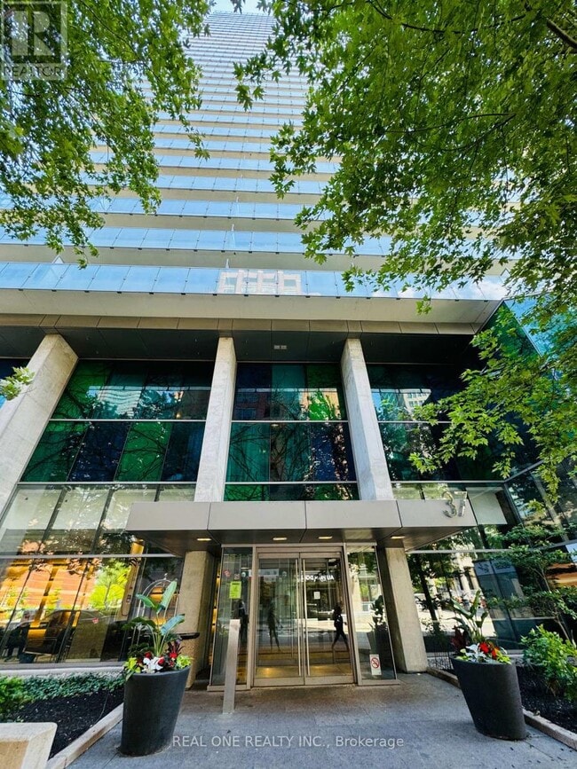 Building Photo - 37-1737 Grosvenor St