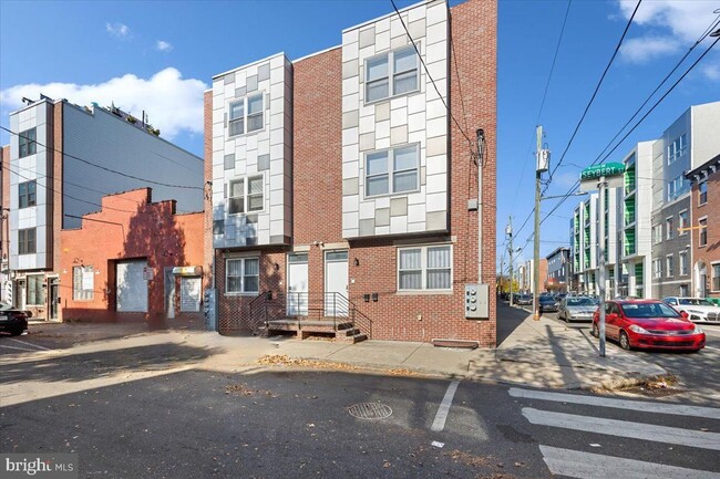 Building Photo - 1322 N 15th St