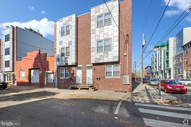 Building Photo - 1322 N 15th St