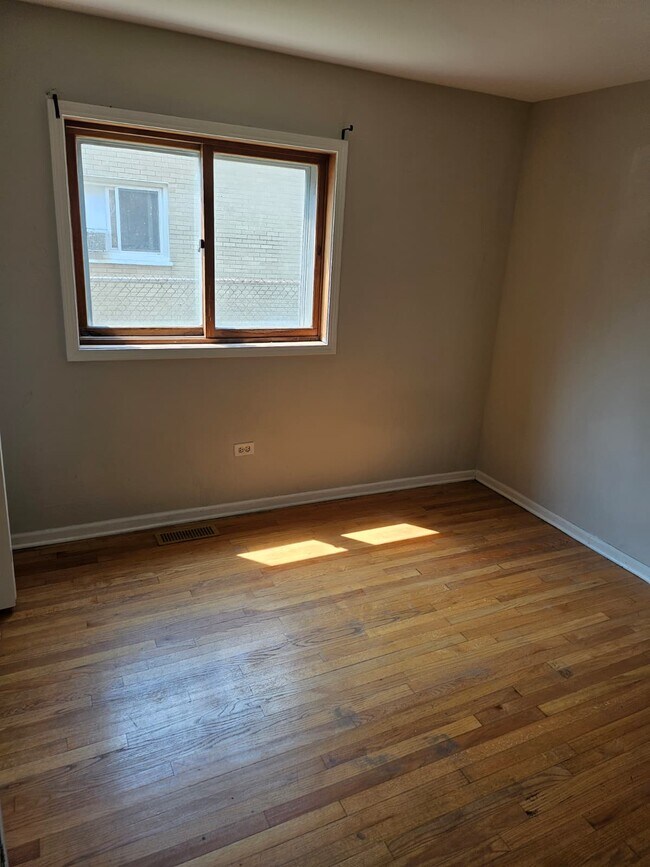 Foto del edificio - 513 N Valerie Ln