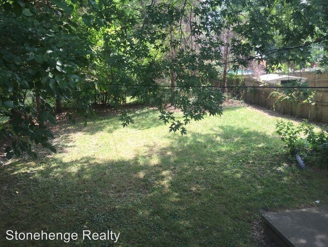 Building Photo - 528 Heathshire Dr