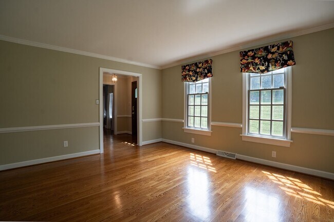 Building Photo - 4716 Heritage Dr