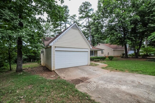 Foto del edificio - 245 Grayland Creek Dr