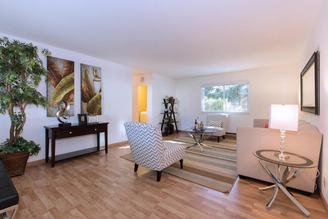 Living Room - 264 N Whisman Rd