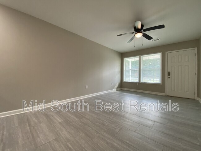 Foto del edificio - 2400 Loop Acres Dr