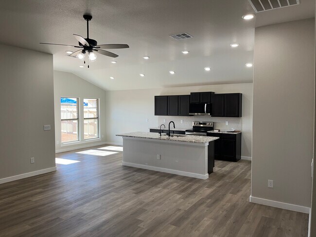 Building Photo - 2302 Copperhead Rd