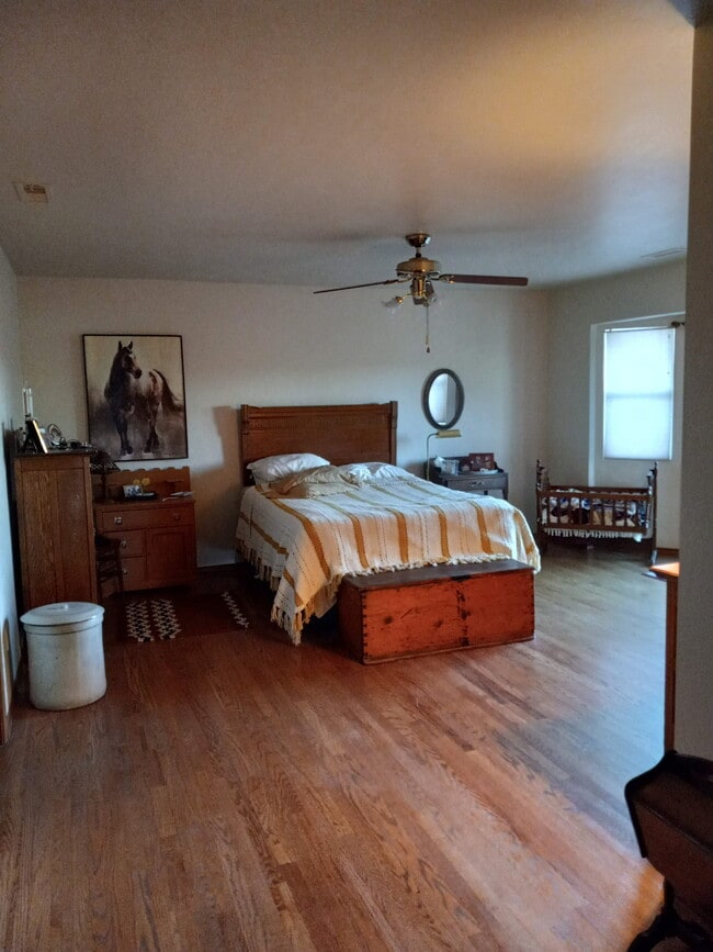Master - 2590 W Green Brier Dr