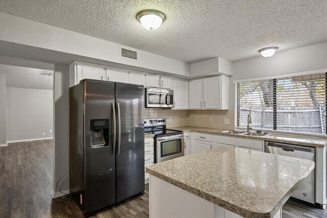 Foto del edificio - 3505 Rush Springs Dr