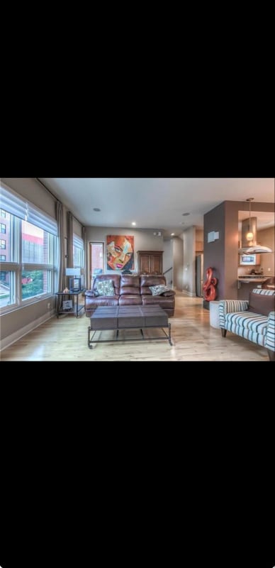 Foto del edificio - 4547 Washington St