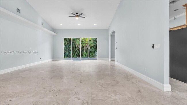 Foto del edificio - 12390 NW 2nd St