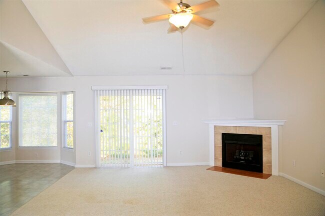 Foto del edificio - 211 Chadwick Shores Dr