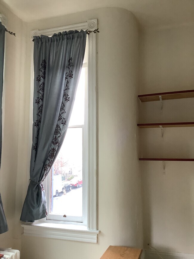 Foto del edificio - 943 M St NW