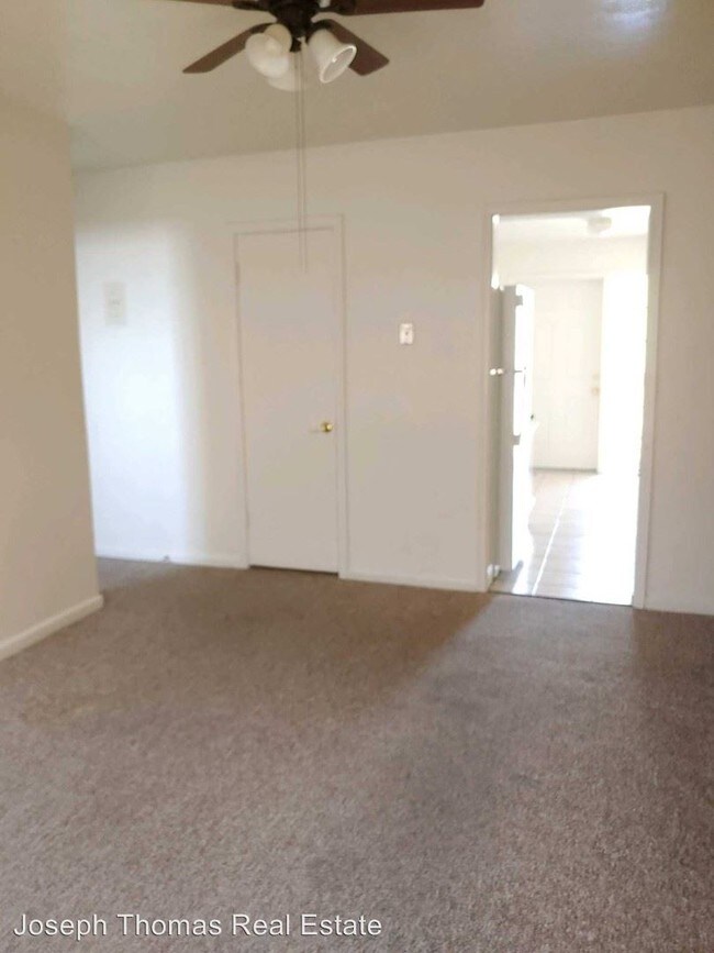 Building Photo - 261 S 300 E