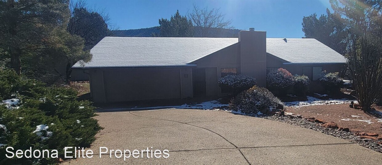 Primary Photo - 3 br, 2 bath House - 30 QUARTZ DRIVE