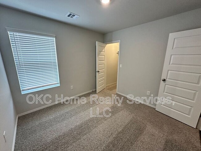 Foto del edificio - 618 NW 119th St