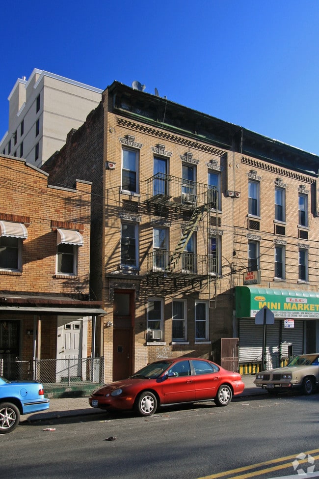 Building Photo - 13-09 40th Ave